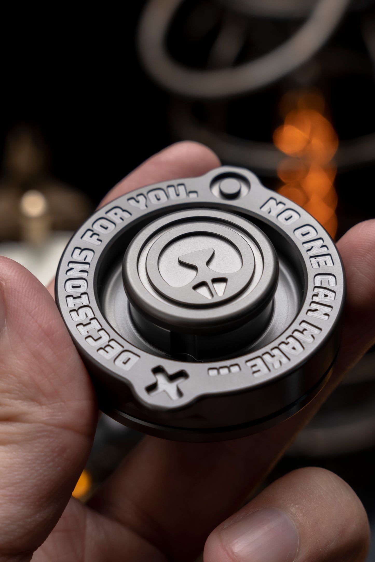 HAOTZ Metal Decision Spinner – Kinetic Magnetic Desk Toy