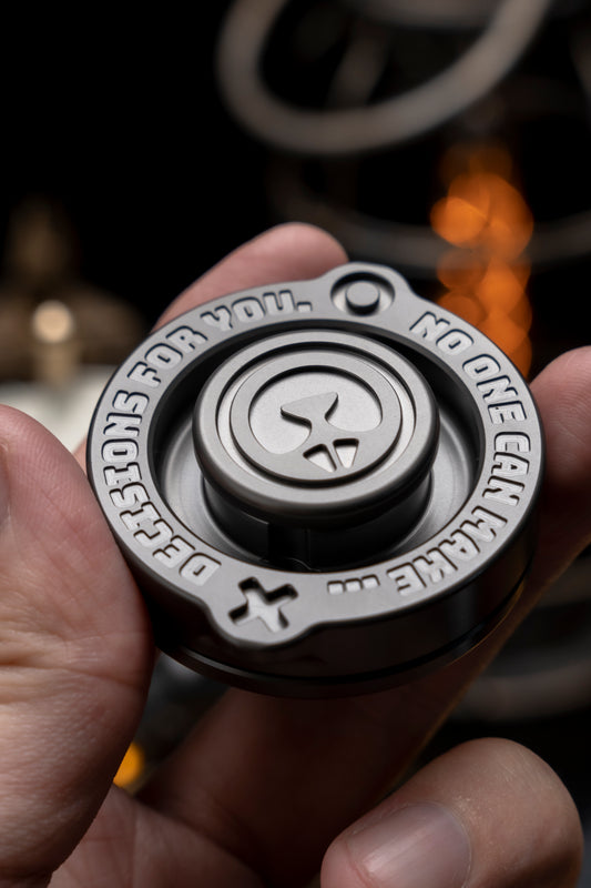 HAOTZ Metal Decision Spinner – Kinetic Magnetic Desk Toy